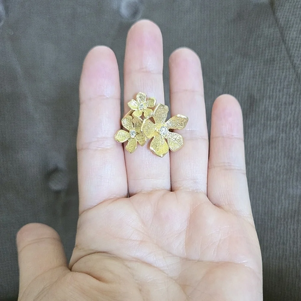 Mia Fiore Textured Gold💛 Triple3️⃣ Blossom🌸 Ring💍 - NWT - Picture 2 of 16